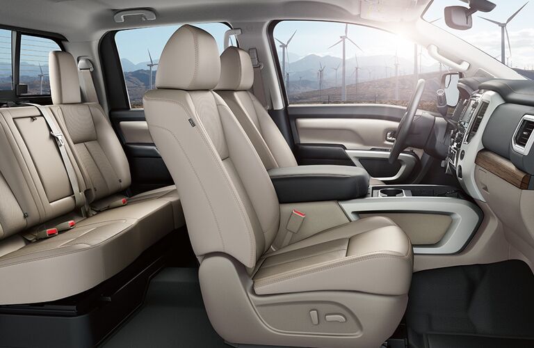2018 Nissan Titan front seats interior