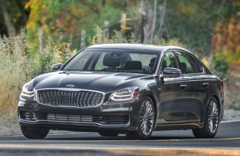 Exterior view of a black 2019 Kia K900