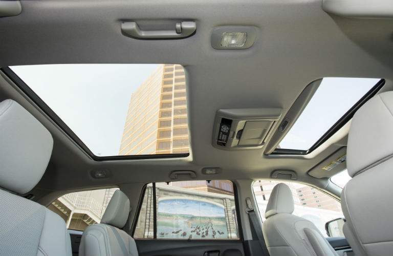 2018 Honda Pilot interior sunroof