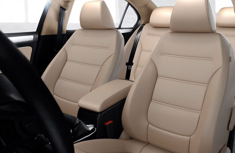 Interior shot of the tan leatherette seats in the 2018 Volkswagen Jetta