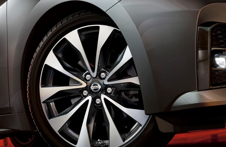 Closeup of wheel on 2019 Nissan Maxima