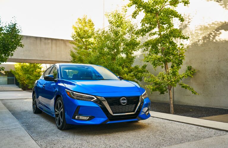 A front right quarter photo of the 2020 Nissan Sentra.