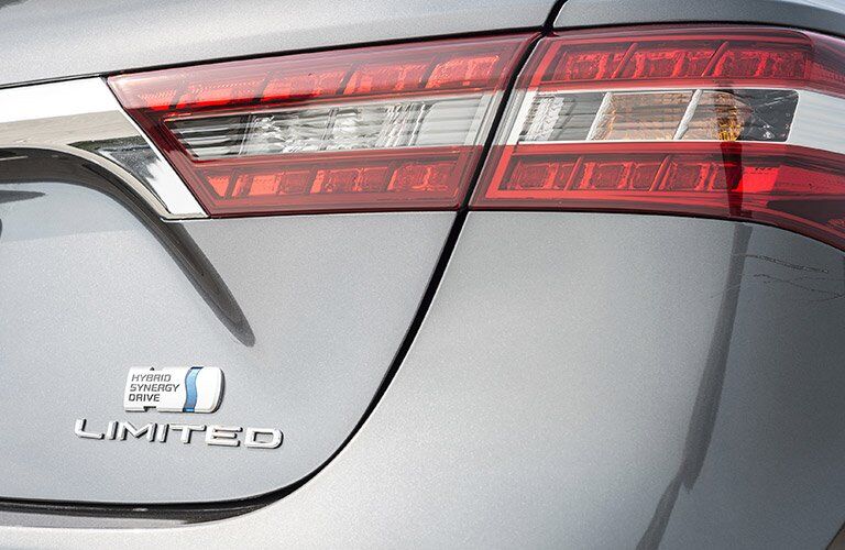2017 toyota avalon hybrid taillight exterior