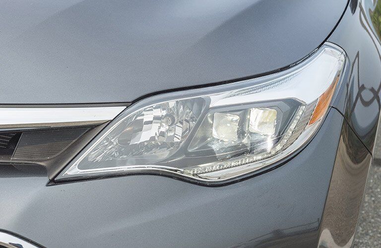 2018 Toyota Avalon Hybrid Headlight