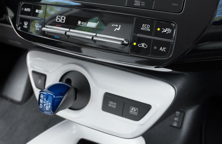 2017 toyota prius climate control