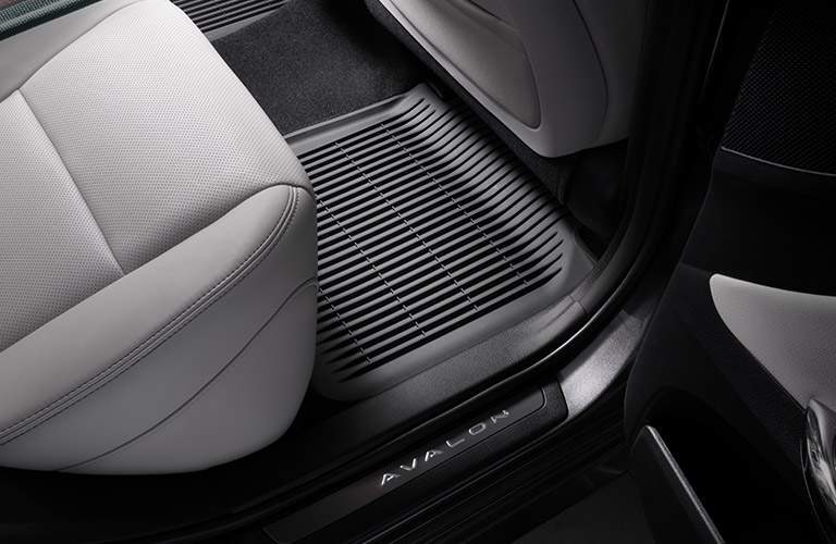 2018 toyota avalon interior seating