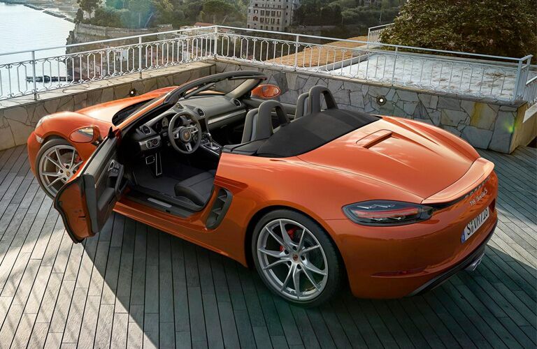 2018 Porsche 718 side view of vehicle