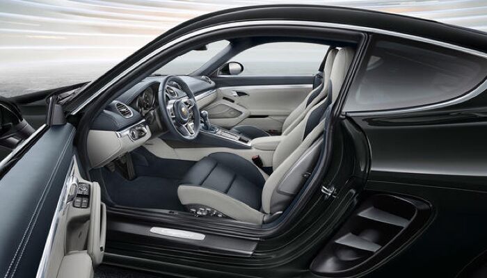 The stylish interior of the 2019 Porsche 718 Cayman
