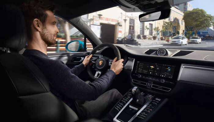 The spacious interior of the 2019 Porsche Macan