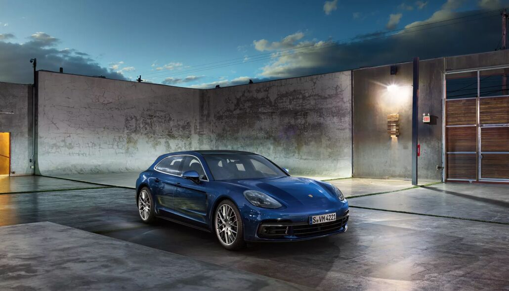 The sleek exterior of the 2019 Porsche Panamera