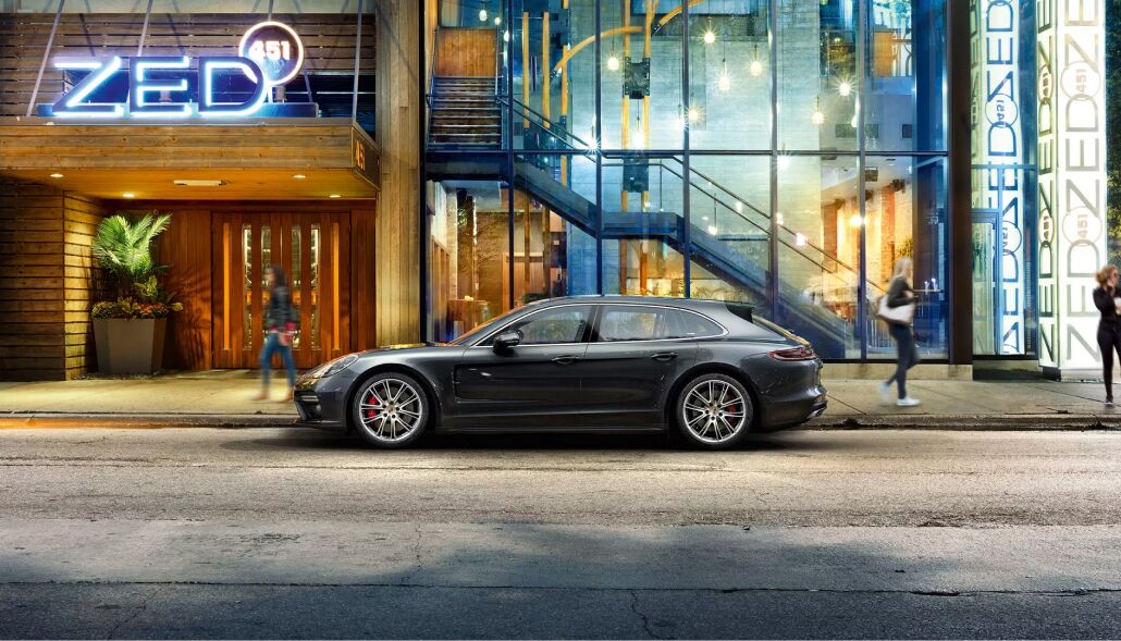 Loeber Porsche offers many specials towards purchasing a new Porsche in Golf, IL