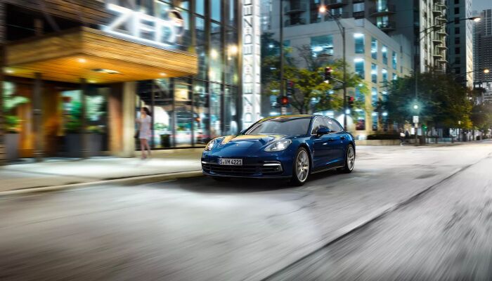 Loeber Porsche offers many specials towards leasing a new Porsche in Lincolnwood, IL
