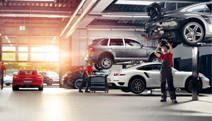 Loeber Motors Porsche Service Center will keep you on the streets of Morton Grove, IL