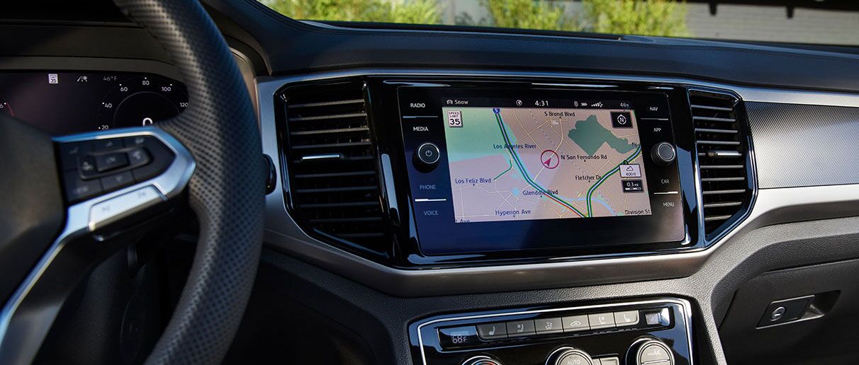 2020 Volkswagen Atlas Cross Sport available technology