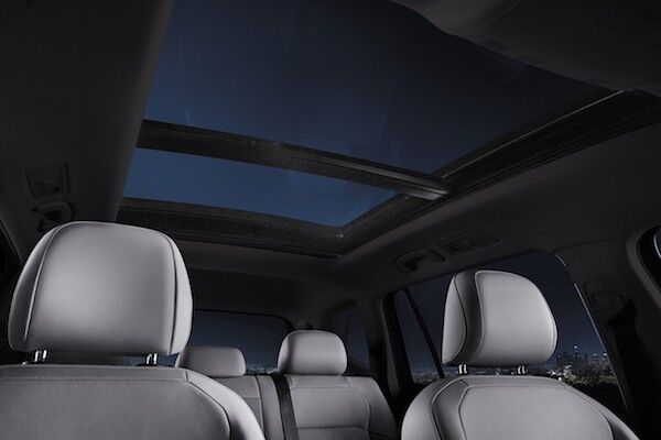 2020 Volkswagen Tiguan panoramic sunroof