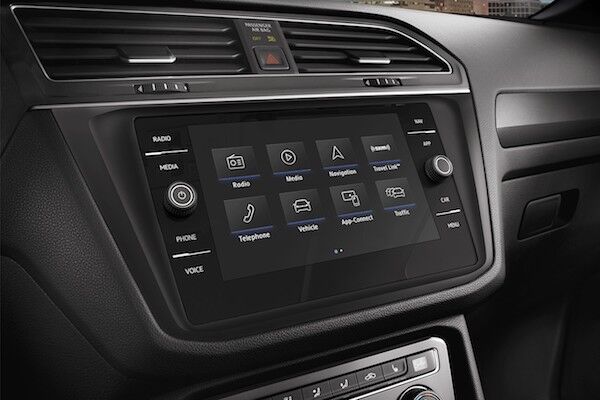 2020 Volkswagen Tiguan 8 inch touchscreen sound system
