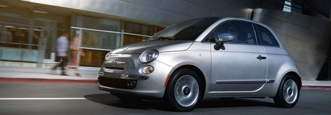 2017 Fiat 500 interior features blog