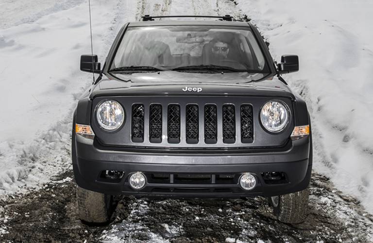 2017 Jeep Patriot grille and headlights