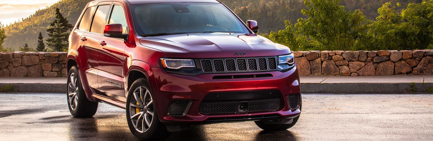 front view of 2018 Jeep Grand Cherokee