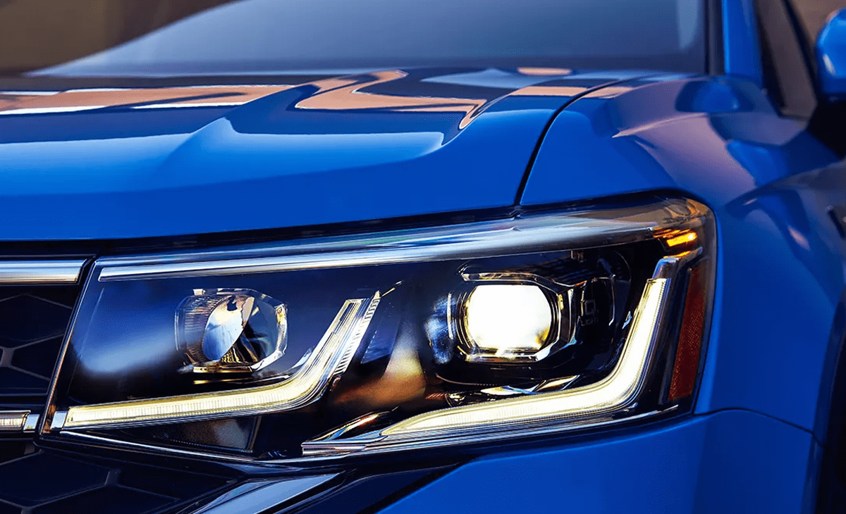 View of the driver's side front light.