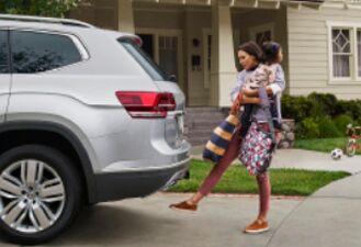 Hands-free Easy Open power liftgate