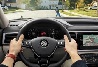 Pedestrian Monitoring (included in Front Assist)