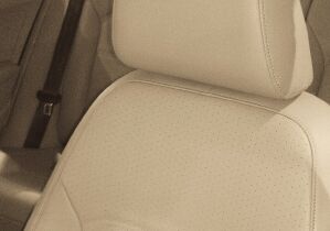 V-Tex leatherette seating surfaces