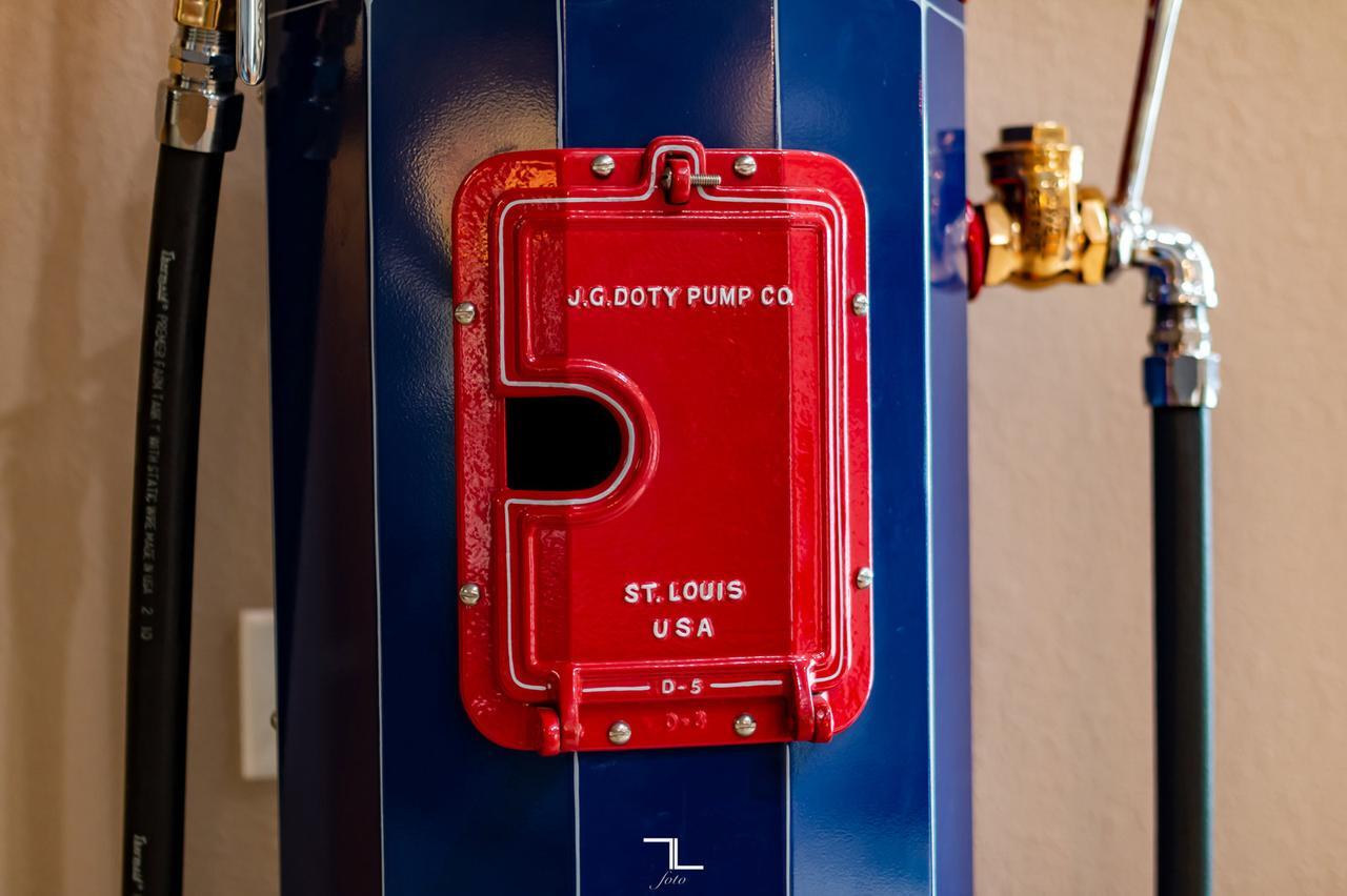 1920 J.G. Doty Standard Gasoline 10 Gallon Visible Gas Pump Red Deer AB