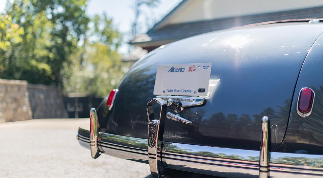 1940 Chevrolet Special Deluxe Cabriolet Custom Red Deer AB