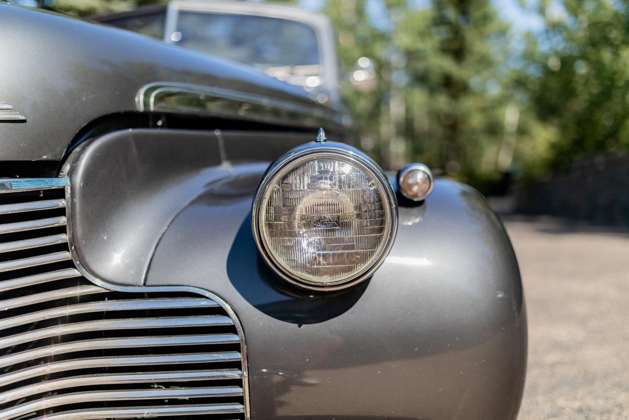 1940 Chevrolet Special Deluxe Cabriolet Custom Red Deer AB