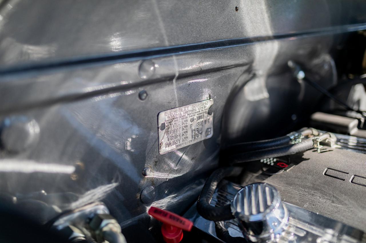 1940 Chevrolet Special Deluxe Cabriolet Custom Red Deer AB