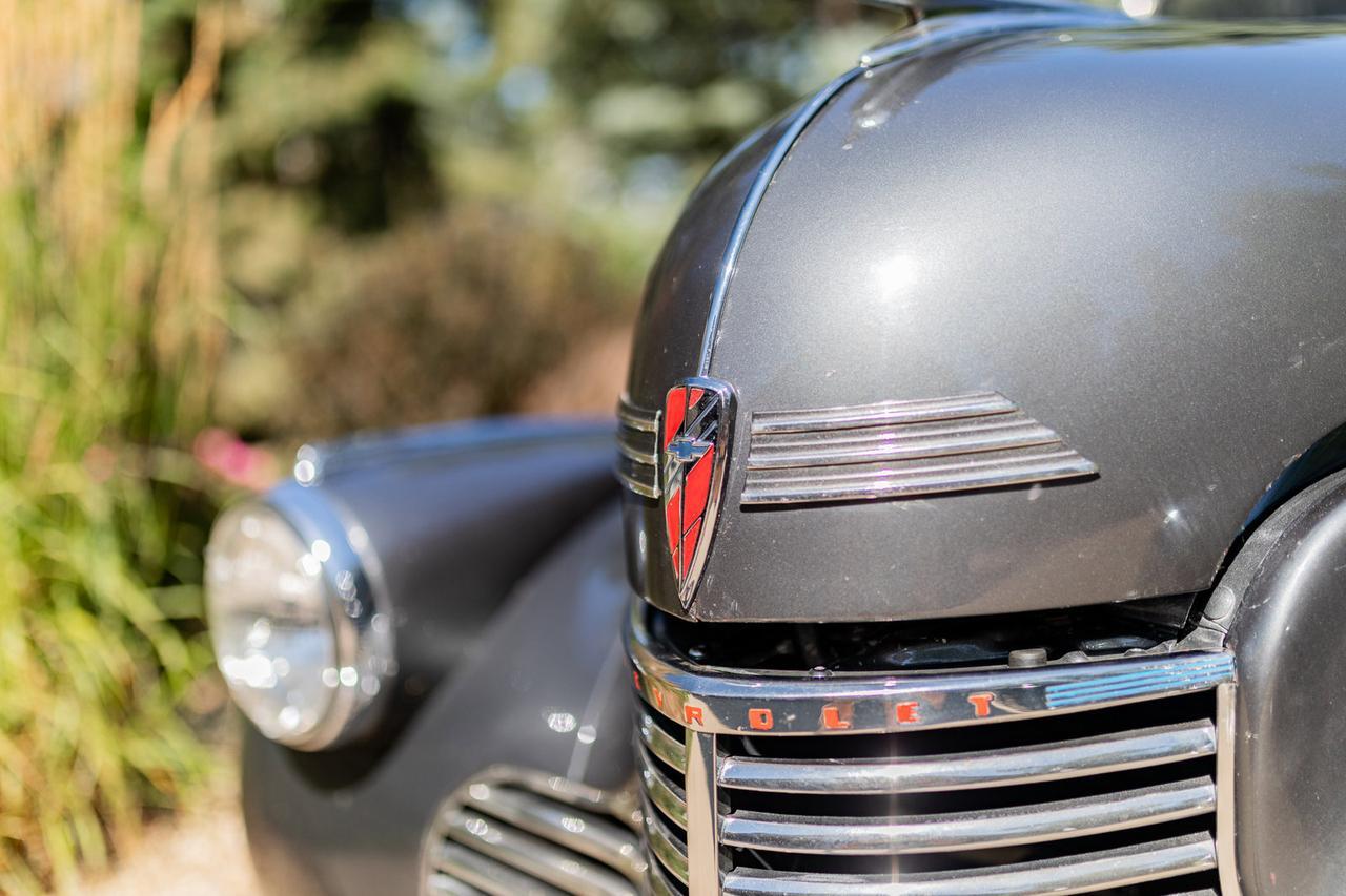 1940 Chevrolet Special Deluxe Cabriolet Custom Red Deer AB