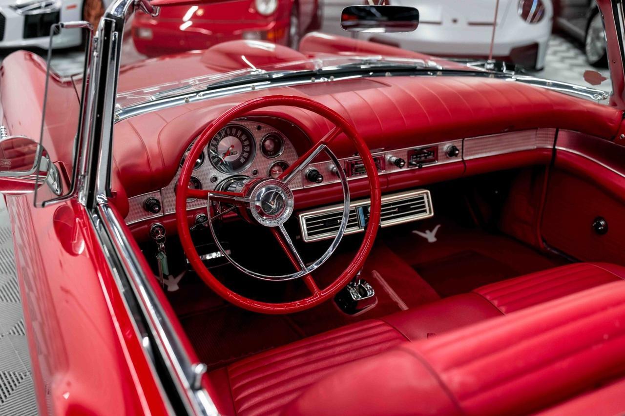 1957 Ford Thunderbird