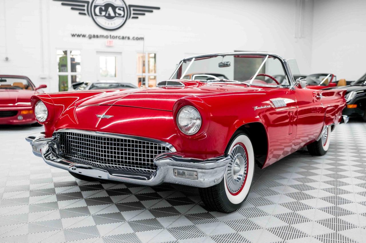 1957 Ford Thunderbird