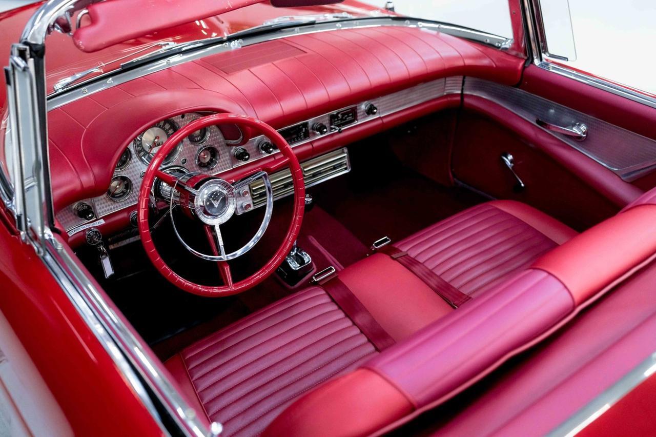 1957 Ford Thunderbird