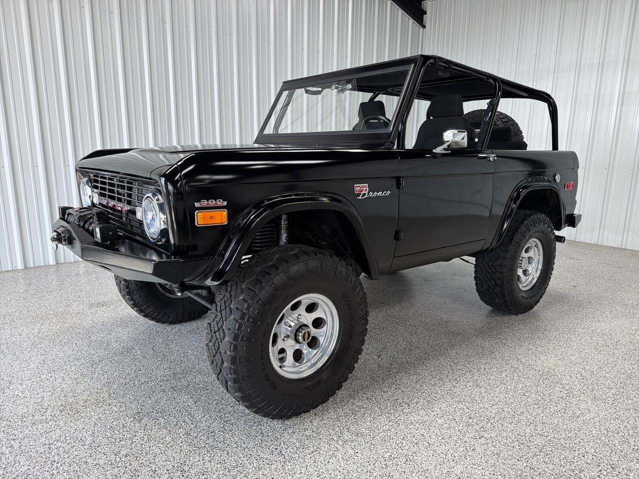 1970 Ford Bronco , Crate 302, Automatic, Custom Roll Bar, JBL Sound System, Custom Body Work