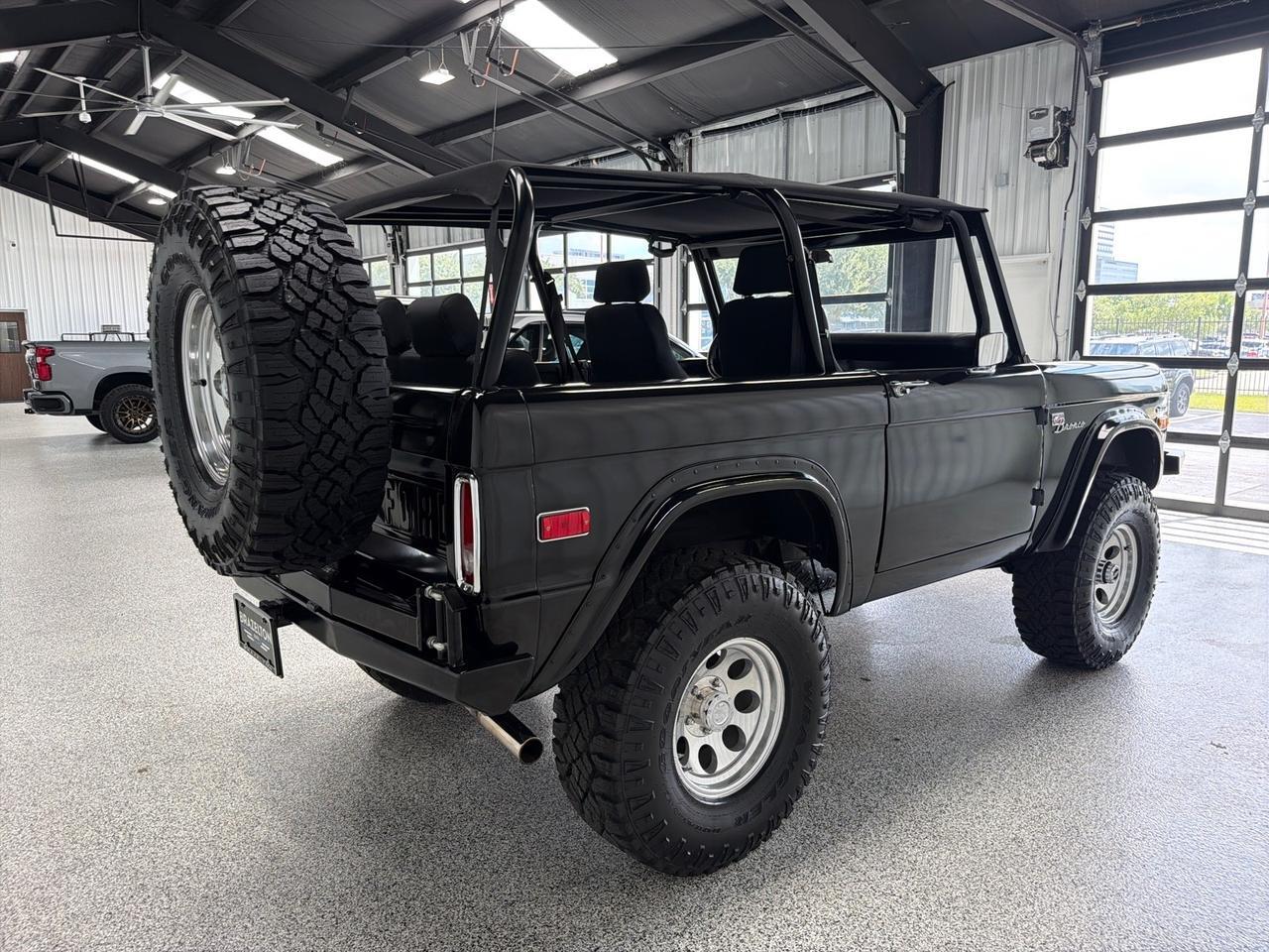 1970 Ford Bronco , Crate 302, Automatic, Custom Roll Bar, JBL Sound System, Custom Body Work