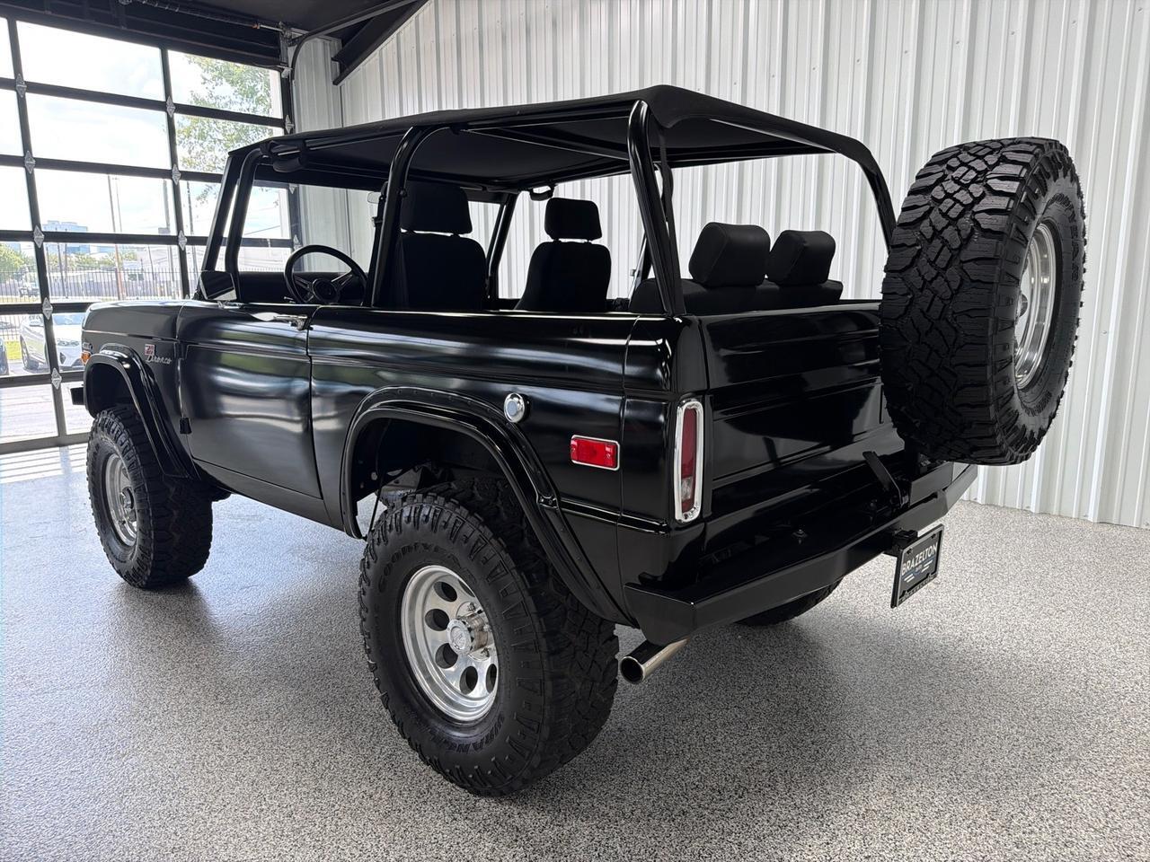 1970 Ford Bronco , Crate 302, Automatic, Custom Roll Bar, JBL Sound System, Custom Body Work