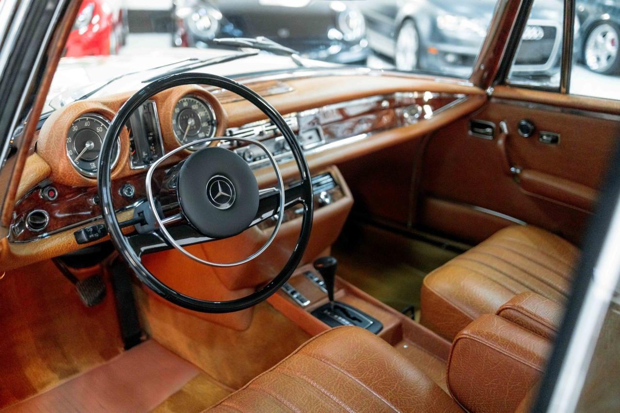 1971 Mercedes Benz 280SE 3.5