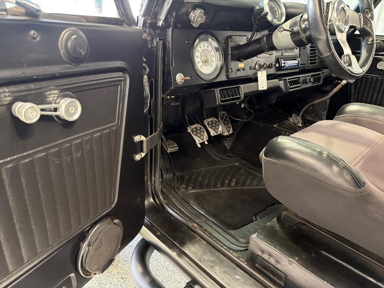 1973 Ford Bronco Fuel Injected 302 V8, 3-Spd Manual Houston TX