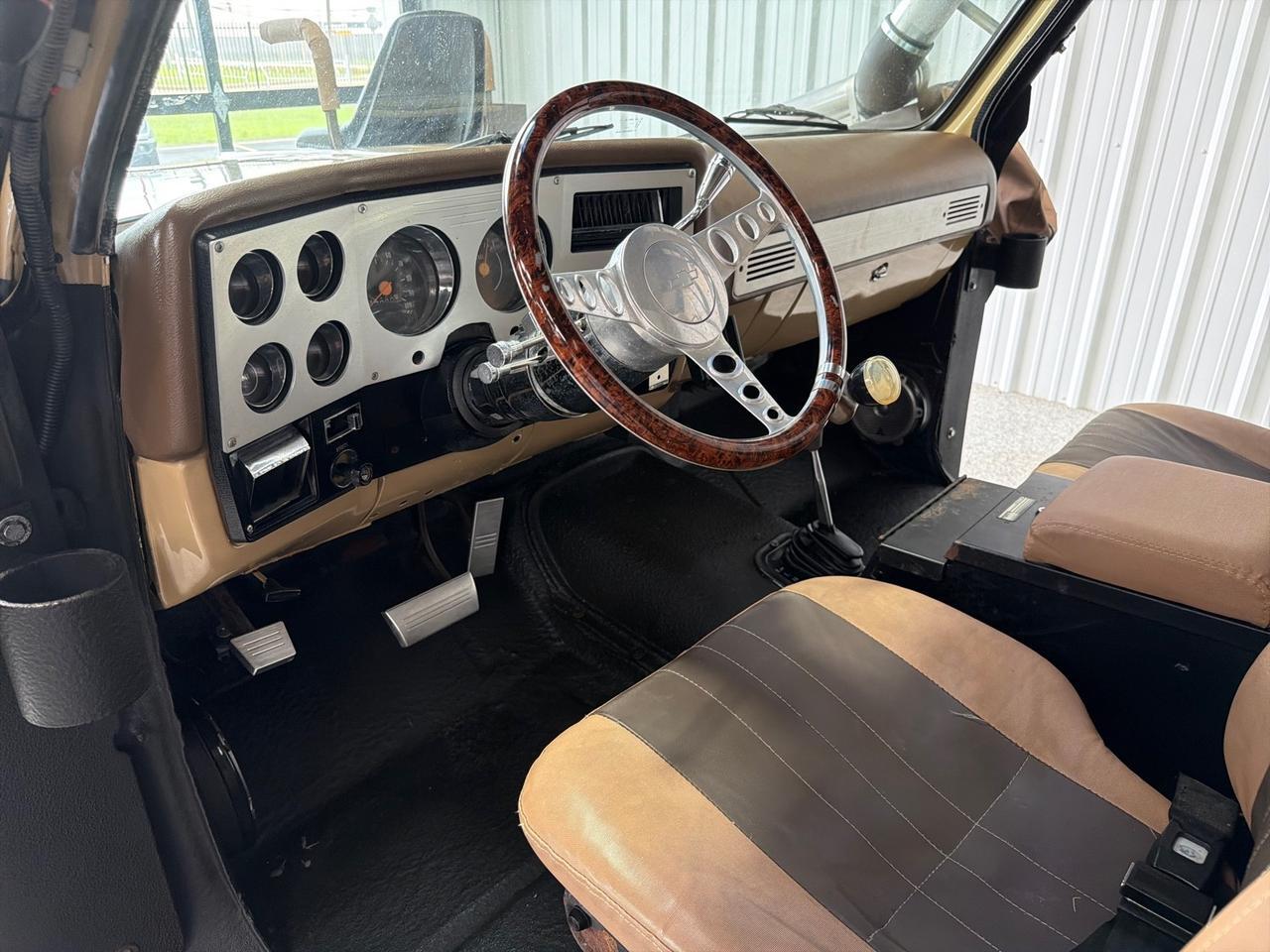 1975 Chevrolet Blazer Hunting Rig, Kennels, Bar, Great Sound System, 100 Gallon Water Tank Houston TX