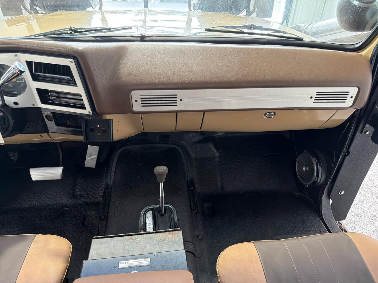 1975 Chevrolet Blazer Hunting Rig, Kennels, Bar, Great Sound System, 100 Gallon Water Tank Houston TX