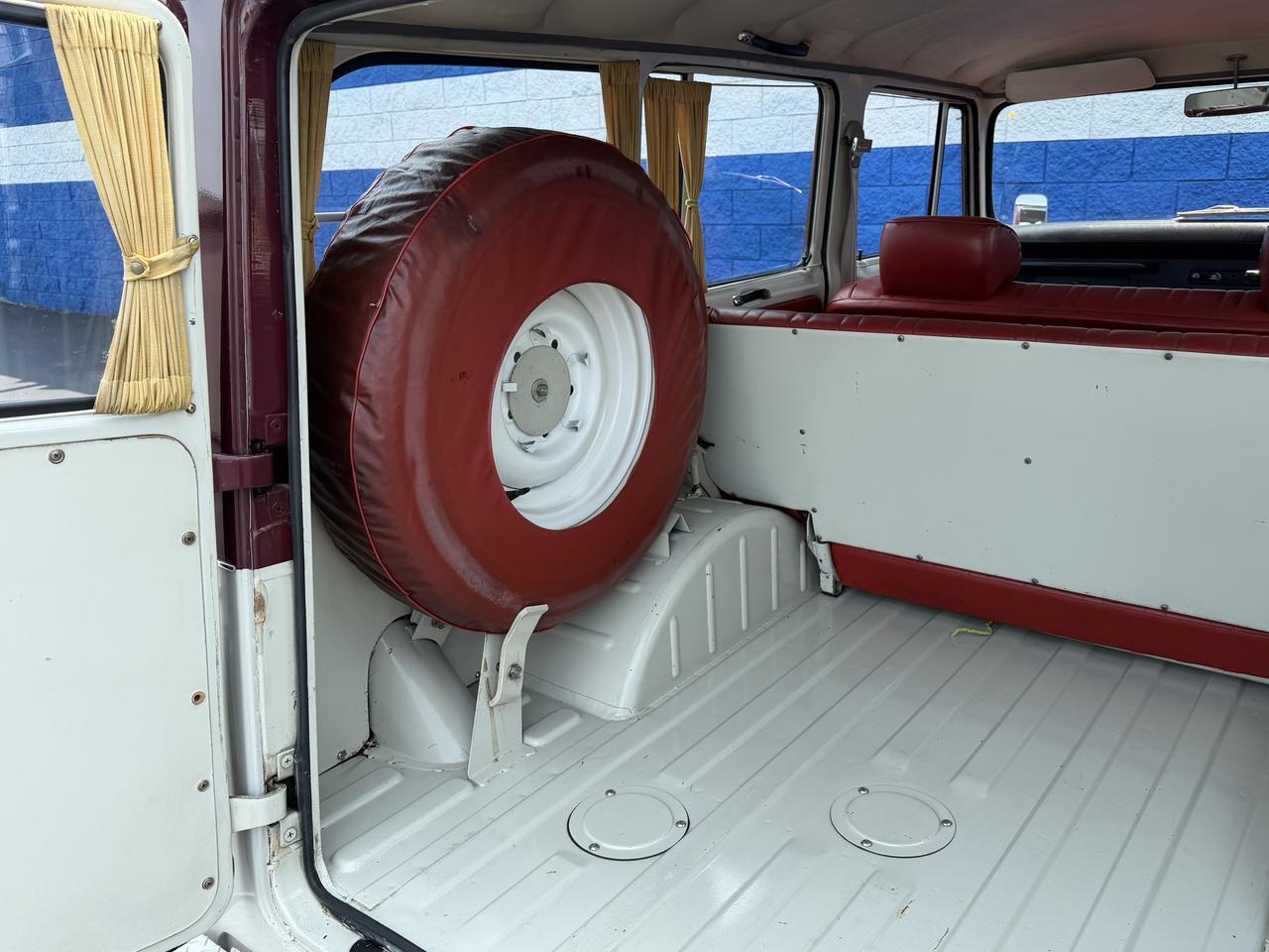 1976 MITSUBISHI JEEP J30 Connellsville PA