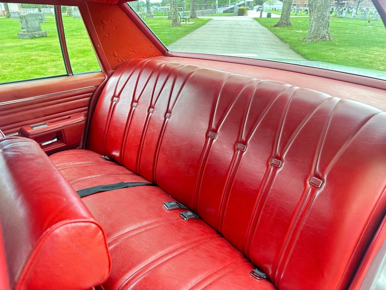 1977 Oldsmobile DELTA 88 SEDAN Charlton MA