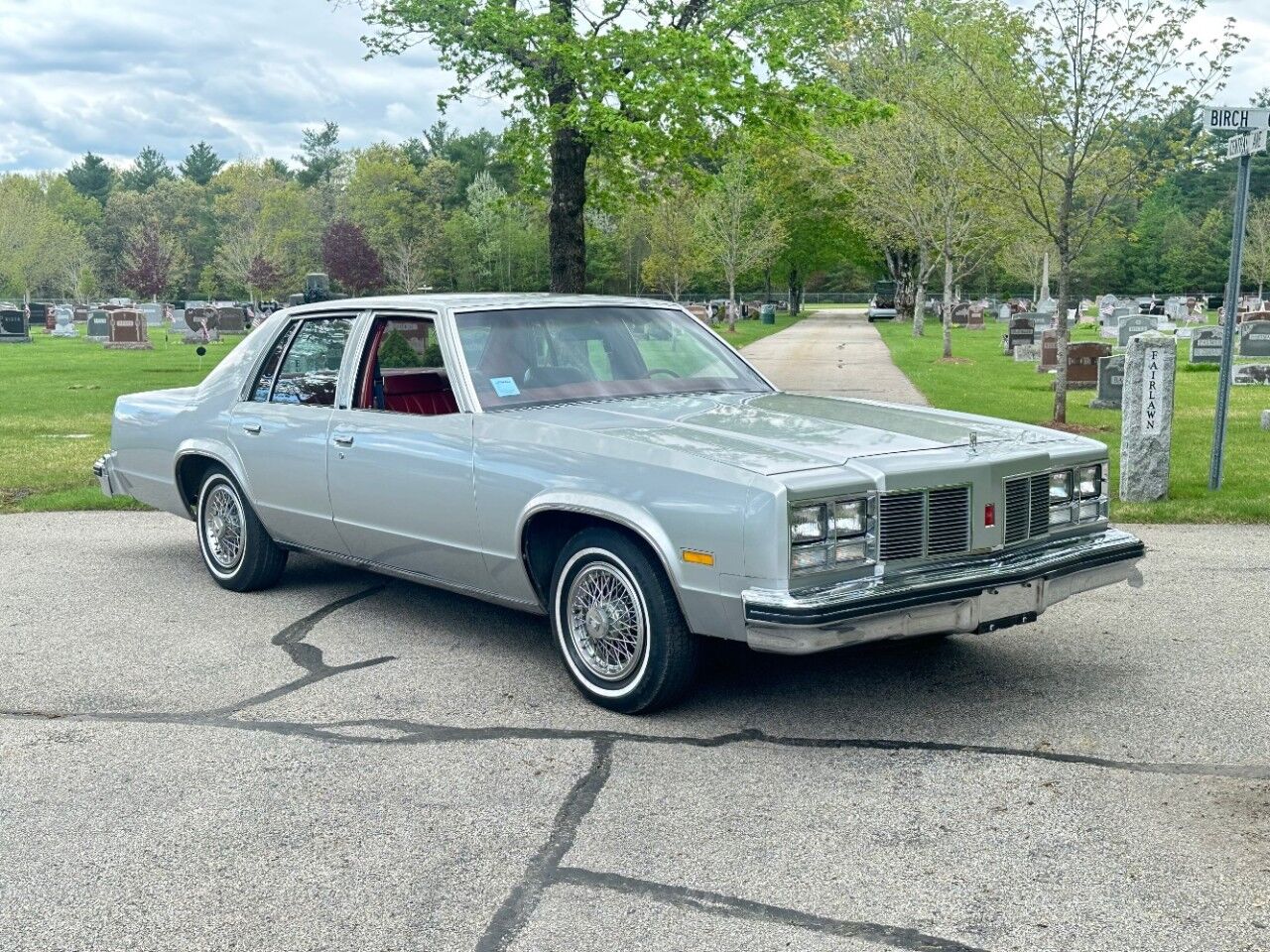1977 Oldsmobile DELTA 88 SEDAN