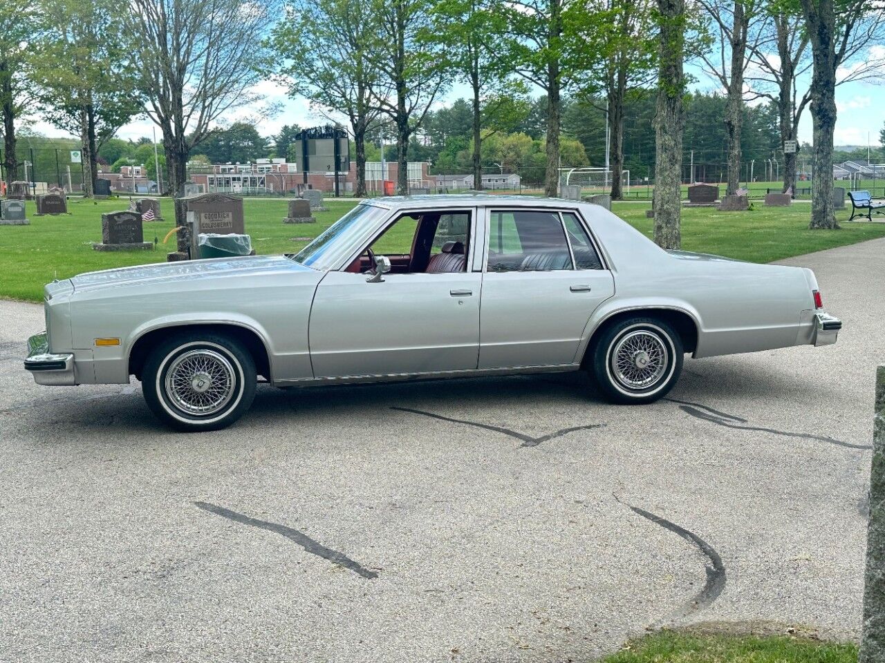 1977 Oldsmobile DELTA 88 SEDAN Charlton MA