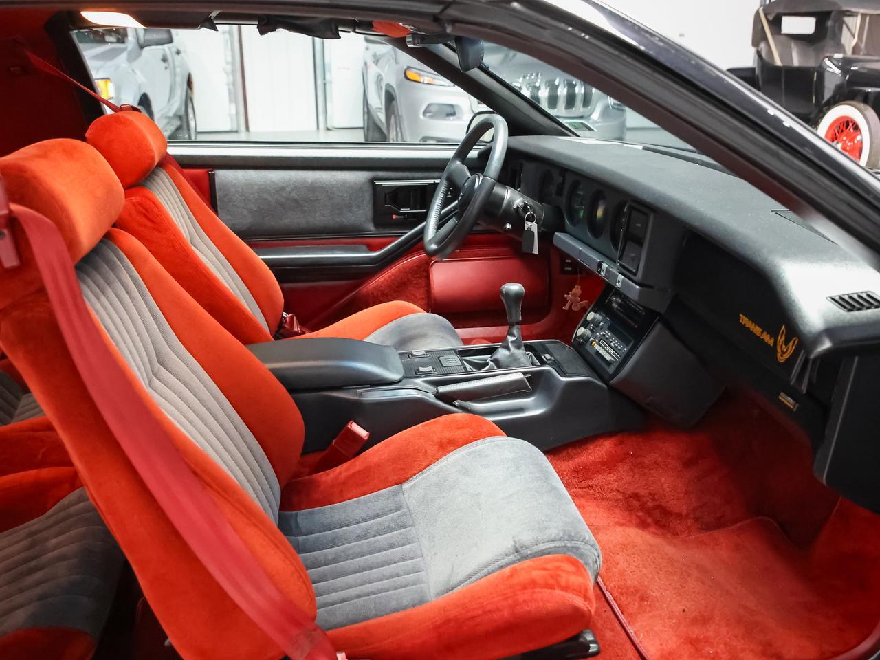 1985 Pontiac Firebird TRANS AM photo 22