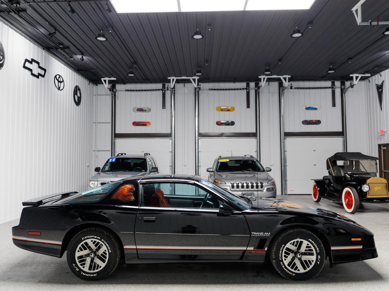 1985 Pontiac Firebird TRANS AM photo 7