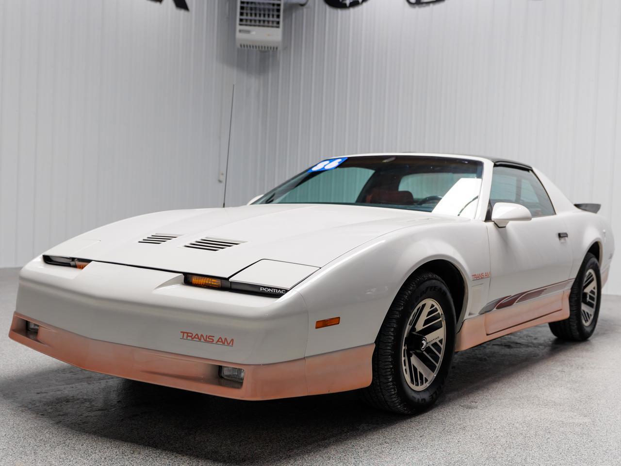 1986 Pontiac Firebird TRANS AM photo 2