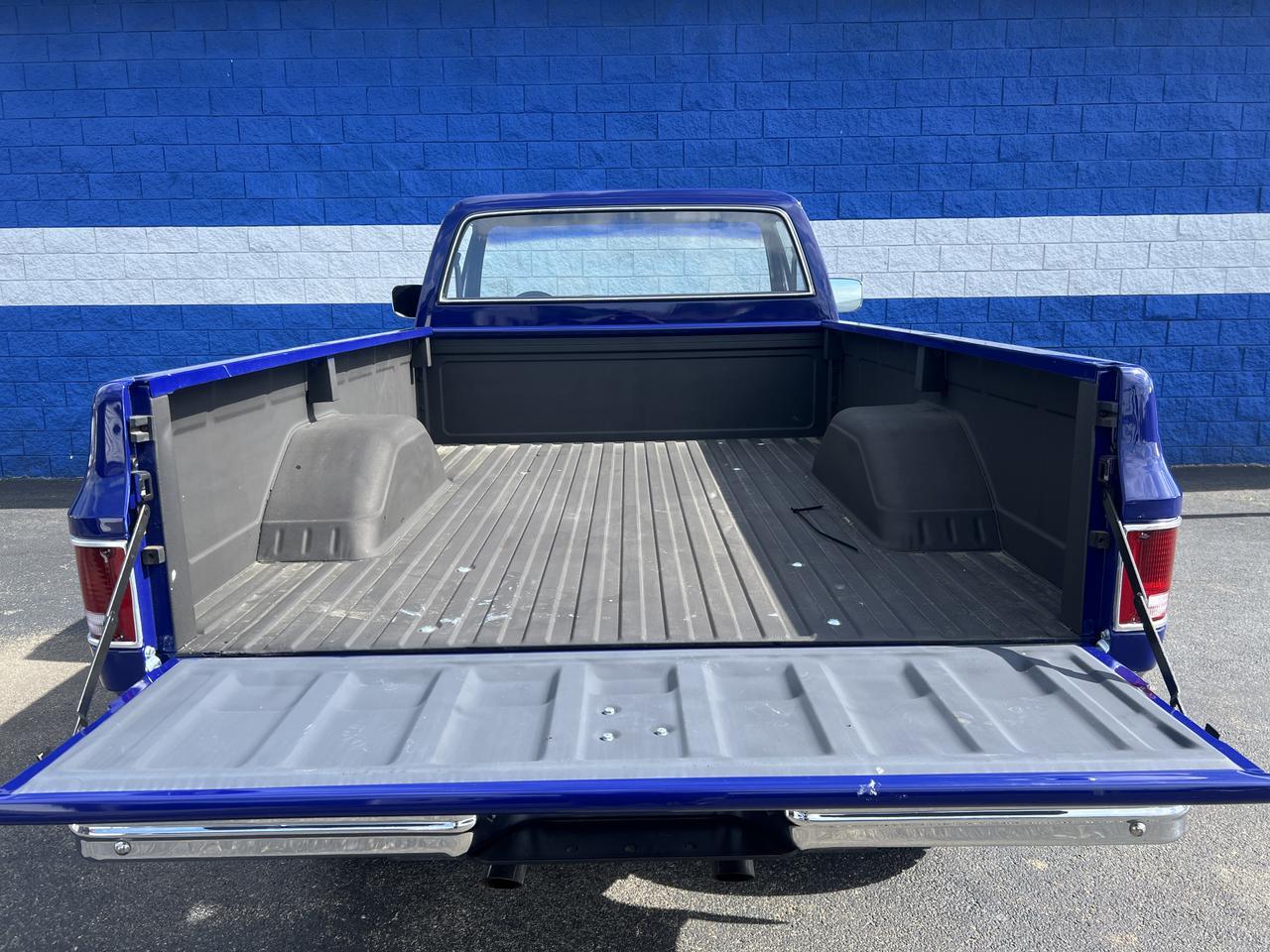 1987 CHEVROLET V20 Connellsville PA